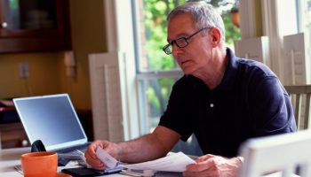 Importe cuantía prestación desempleados mayores 52 años